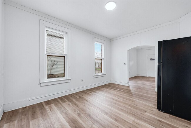Foto del edificio - Cozy 3BR with Covered Front Porch