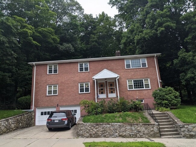 Beautiful Newton home with parking included available for rent NOW! - Beautiful Newton home with parking included available for rent NOW!