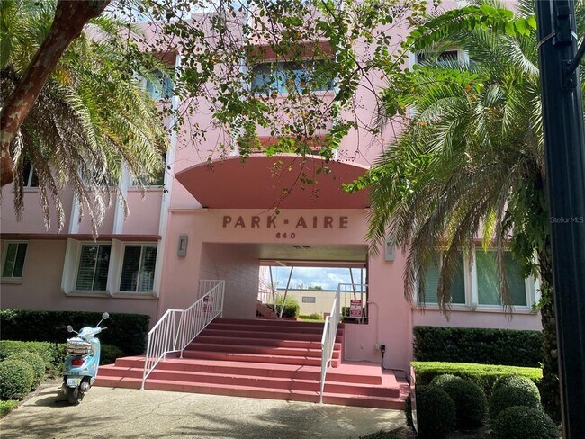 Foto del edificio - 640 N Park Ave