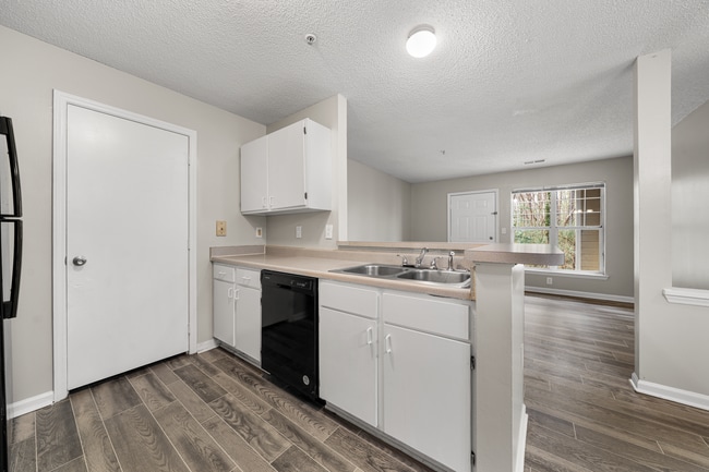 Building Photo - 2431 Hill St