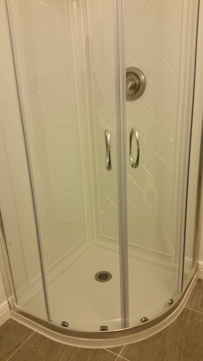 Foto del edificio - 614 Grand Ave