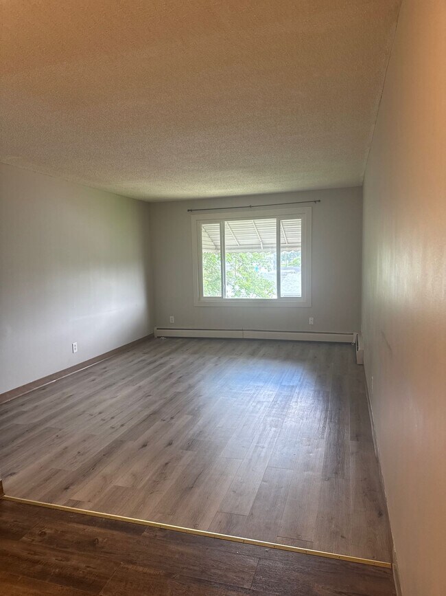 Photo du bâtiment - 1 Bed 1 Bath Unit in Edmonton, AB