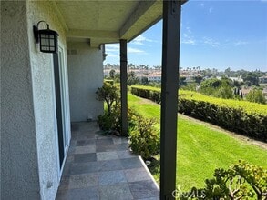 Building Photo - 38 Corniche Dr