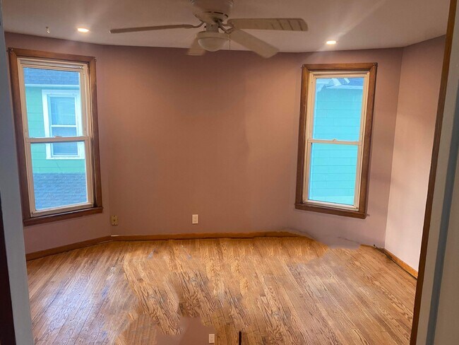 1st room fromt area - 858 Prospect Ave
