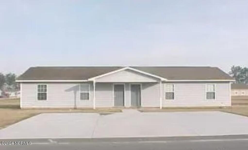 116 Centipede Ln, Raeford, NC 28376 Townhome Rentals in Raeford NC