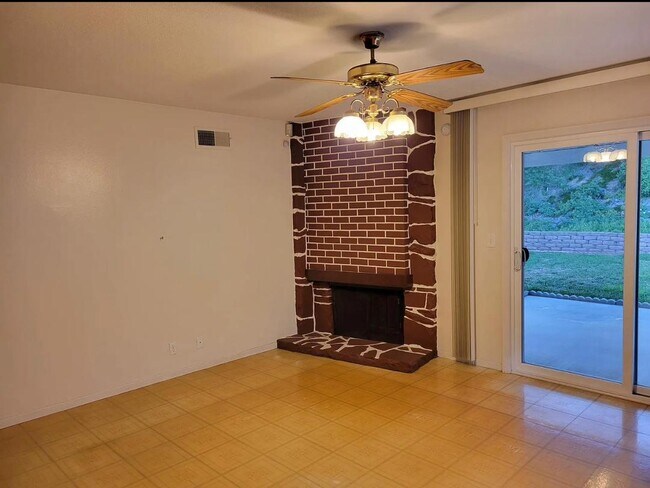 Building Photo - 2457 Harmony Hill Dr