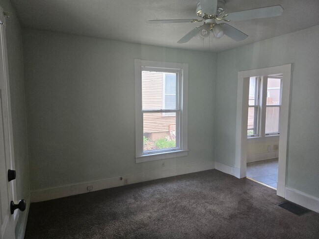 Foto del edificio - 627-629 E. Boulder Street