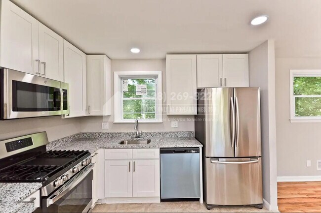 Building Photo - 8107 Daniel Dr