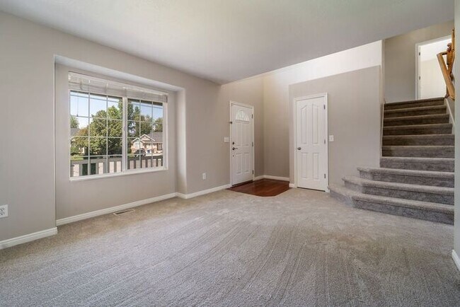 Building Photo - Beautiful Home in Midvale w/ attached 2 car garage!