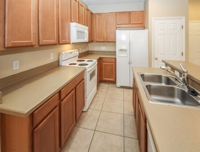 Building Photo - 3 Bed /2.5 Bath  Beautiful Mediterranean O...