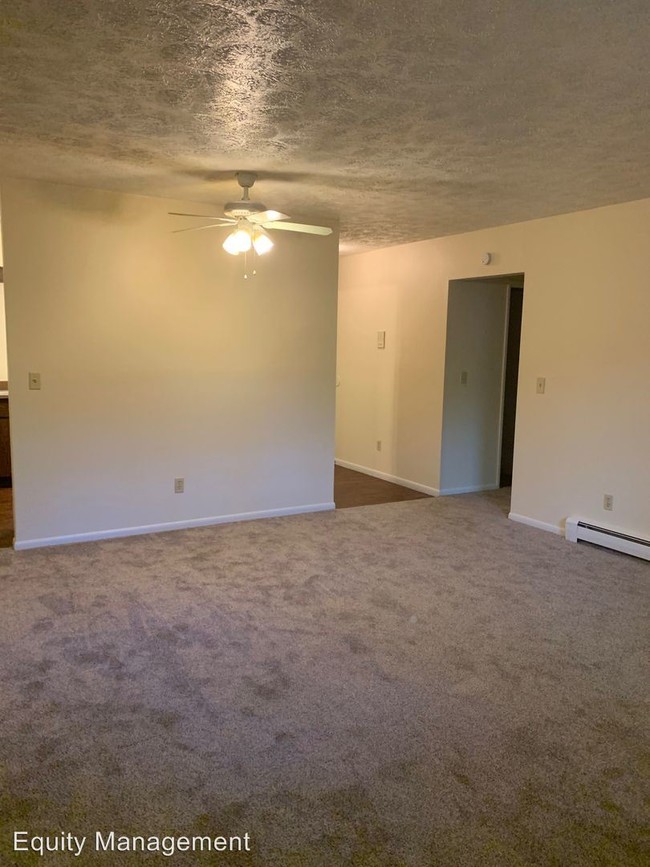 Building Photo - 333 Maplewood Dr