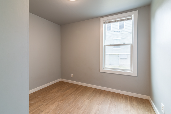 Building Photo - 506 W Sinto Ave