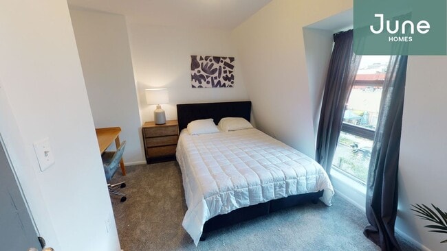 Building Photo - Full room in 5-bed/3.5-bath Home