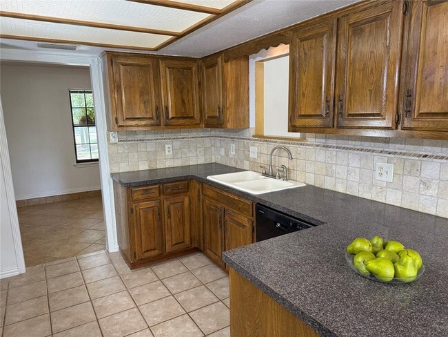 Foto del edificio - 331 Live Oak Dr