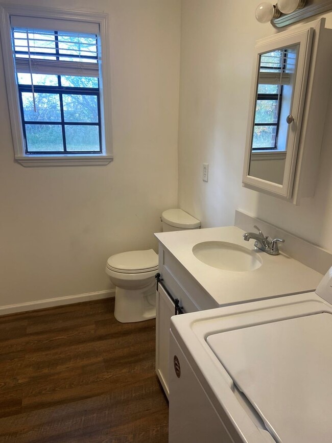 Foto del edificio - 95 Lee Road 670