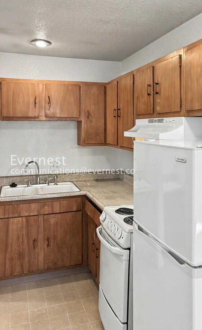 Foto del edificio - 1305 Burton Ct