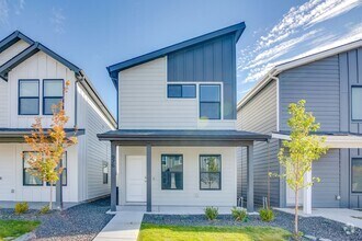 Building Photo - 11037 W Crestwater St