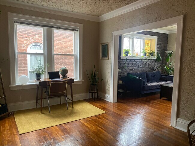 Building Photo - 4123 Castleman Avenue, Unit 2E