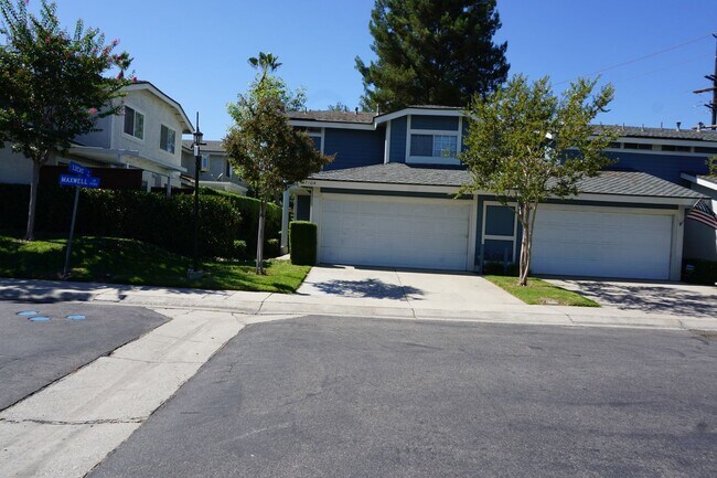 Building Photo - 3 bed 2.5 bath Corona home with 2 car garage for Lease