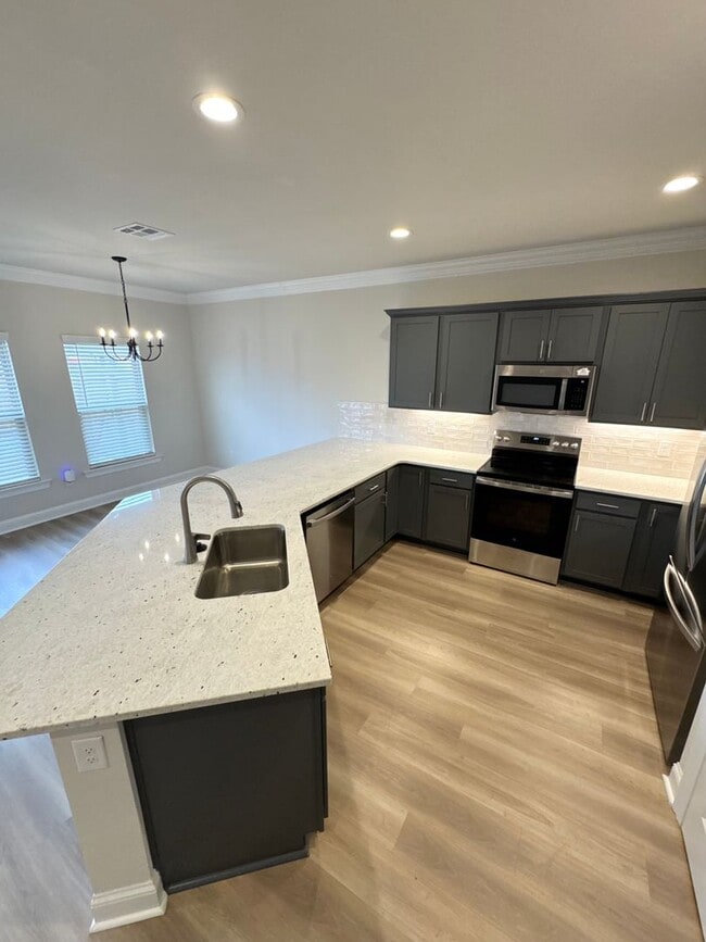 Building Photo - The Cove At Villaggio!