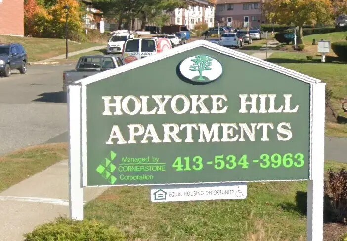 Foto del edificio - 360 1/2 Tokeneke Rd