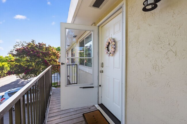 Foto del edificio - 2303 Saidel Dr