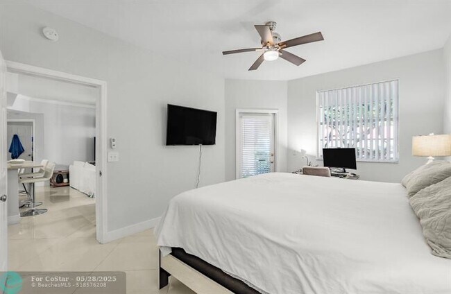 Foto del edificio - 3115 NE 184th St