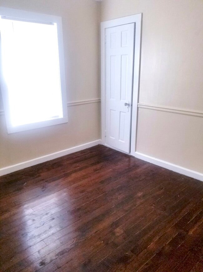 Dormitorio #2 - 301 Pennsylvania Ave