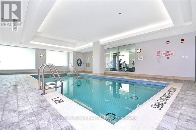 Building Photo - 238 Besserer St