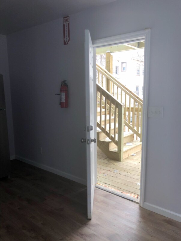 Foto del edificio - 40 Bement Ave