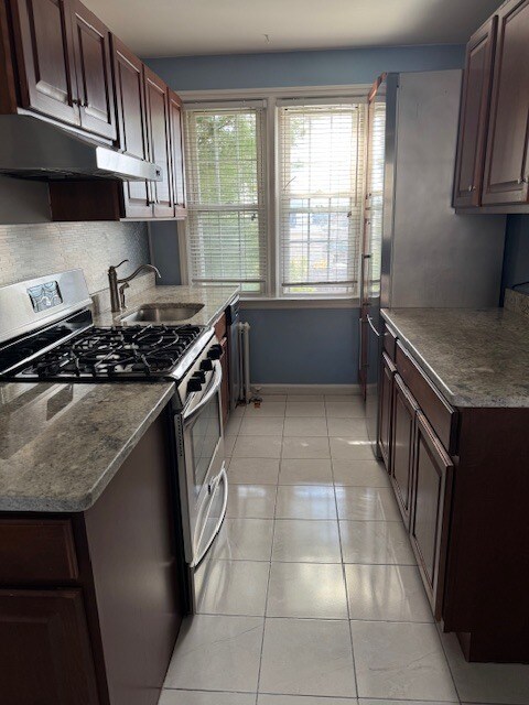 Building Photo - 2475 Summer St