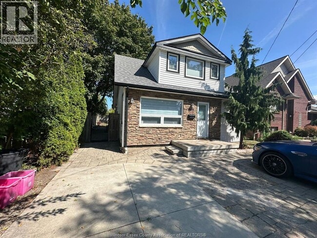Building Photo - 2246 Marentette Ave