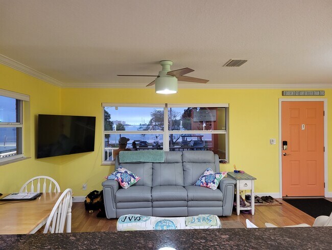 Living Room - 5605 Shore Blvd S