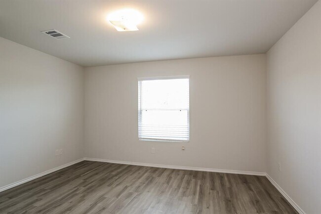 Foto del edificio - 8623 Doris Oaks Cir