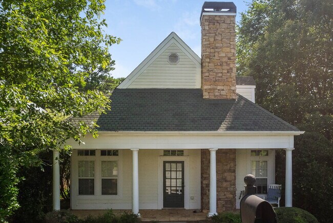 Building Photo - 2002 Greenhill Pass