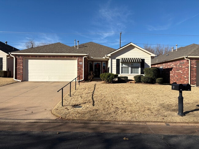 Photo - 2455 Manchester Dr House