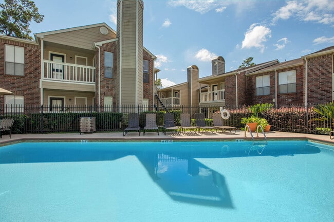 Building Photo - Pine Hills