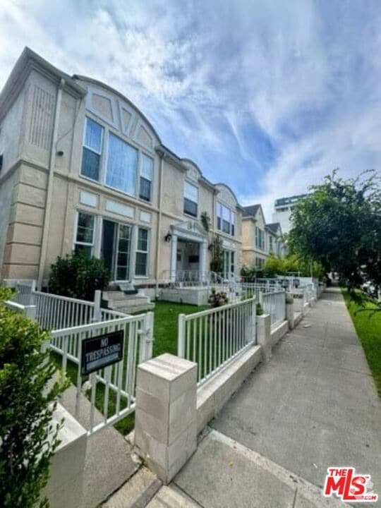 Building Photo - 137 Crescent Dr
