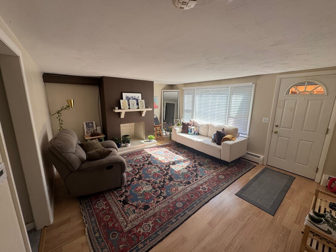 Foto principal - 310 Newcomb Rd