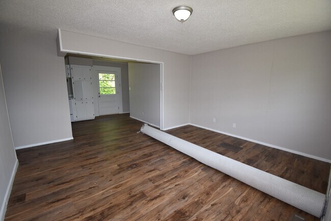 Foto del edificio - 3 Bedroom 1 Bath Home For Rent Near Heritage Park!