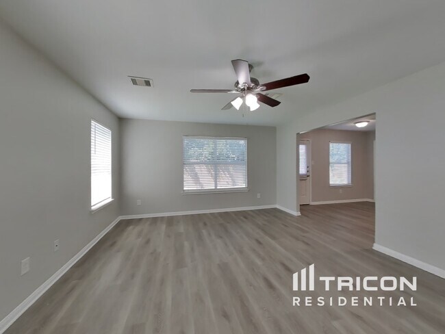 Foto del edificio - 21507 Palma Grove Way