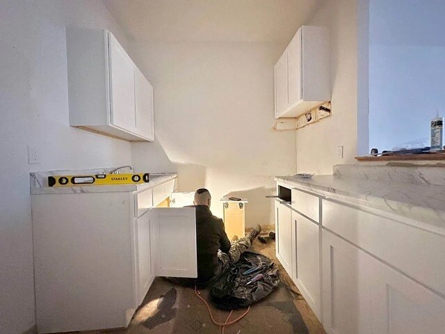 Building Photo - 810 Rogers Ave