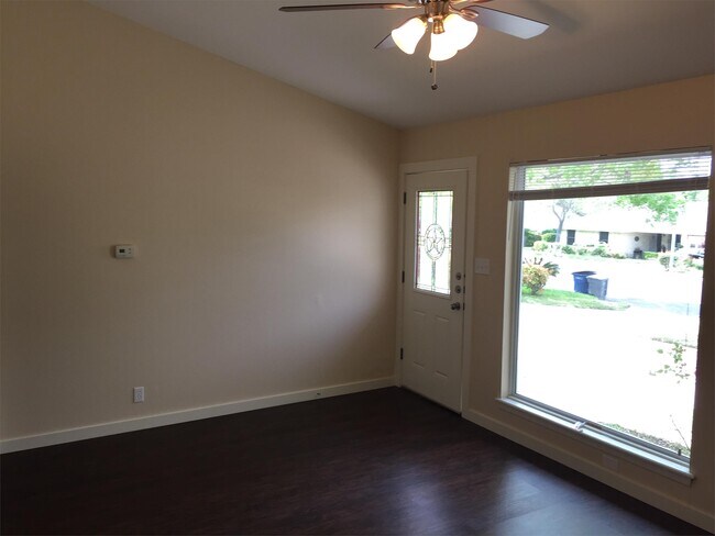 Building Photo - 4801 Broadhill Dr
