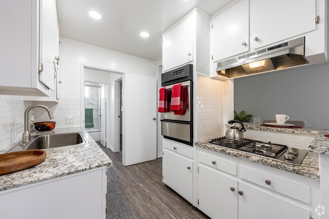 Interior Photo - Pinecrest Apartments