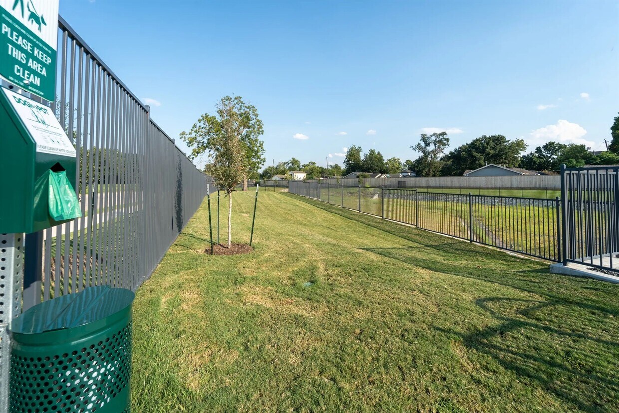Foto del edificio - 1690 North Loop