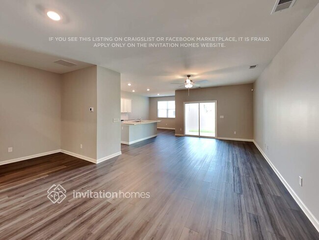 Foto del edificio - 132 Webster Cir
