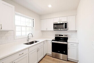 Building Photo - 2114 Ivy Rd
