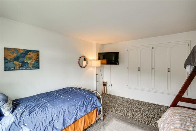 Building Photo - 12032 S Circle Dr
