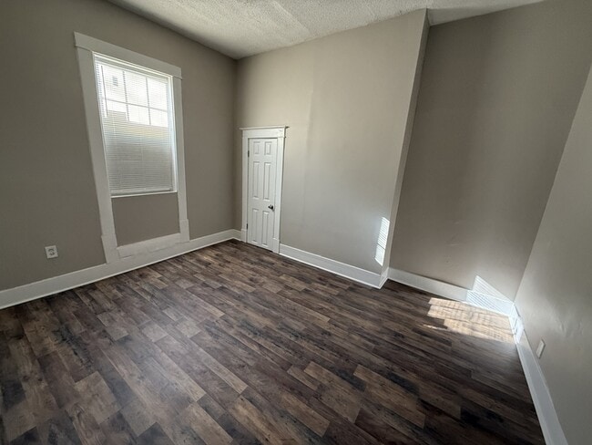 Foto del edificio - 741 E Trigg Ave