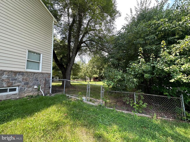 Building Photo - 20845 Potomac View Rd
